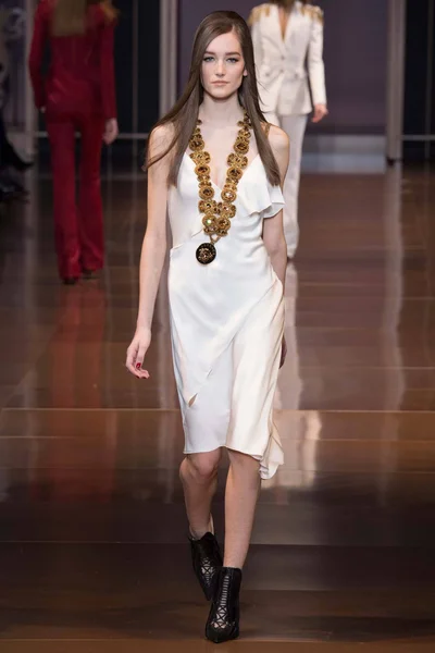 Look 46